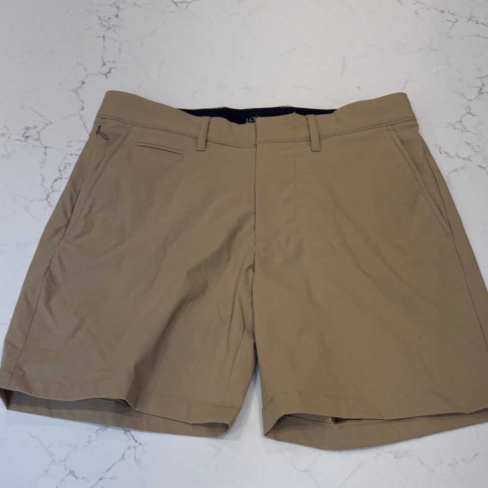 J. Crew Men's Khaki performance Flat Front Shorts